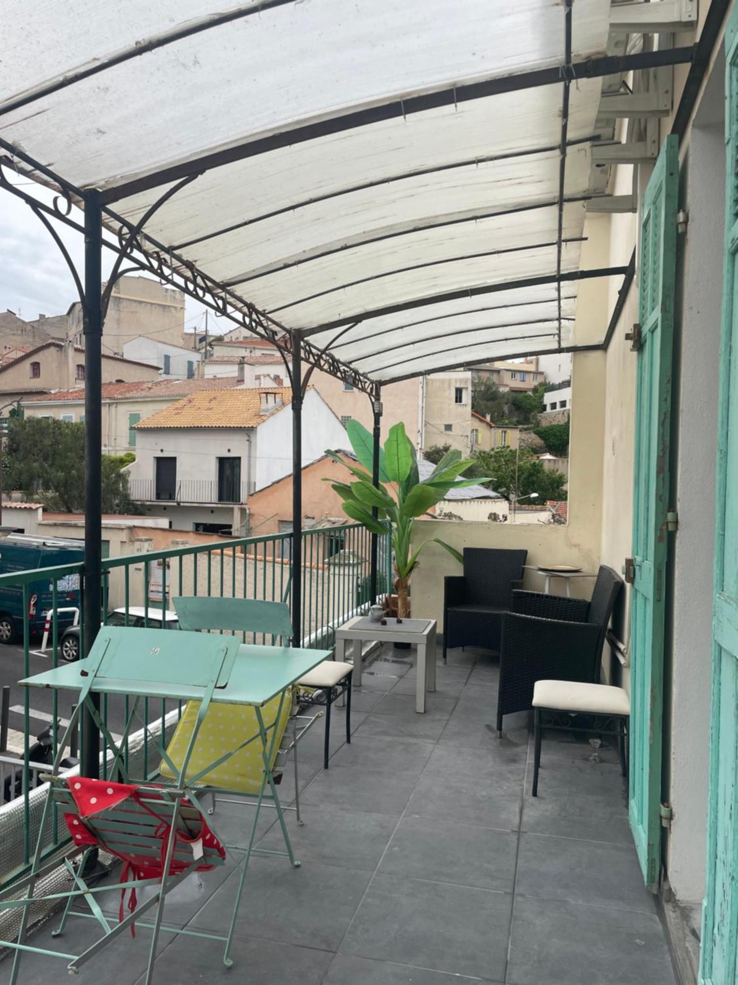 Stud Terras Ville Corniche 2 Pers Stat Gratuit Rue Modif Suivt Possib Et Accord Exclusif Marselha Exterior foto