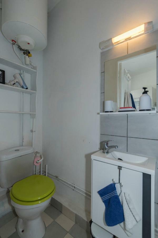 Stud Terras Ville Corniche 2 Pers Stat Gratuit Rue Modif Suivt Possib Et Accord Exclusif Marselha Exterior foto